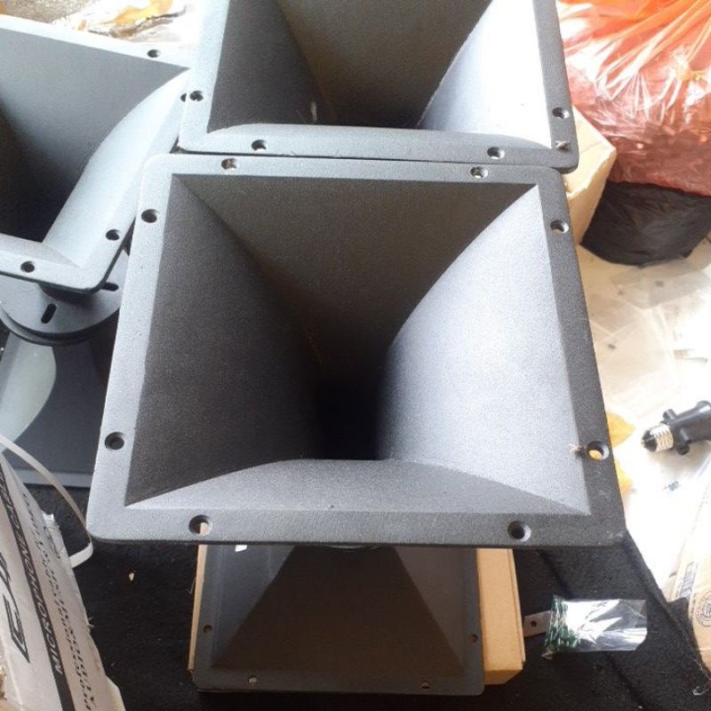 Horen twiter 22×22cm bahar cor diraal