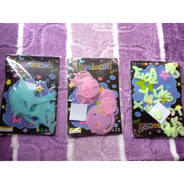 Glow in the dark jumbo / wall sticker dinding menyala / sticker bintang
