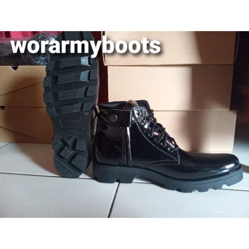 Sepatu pdh radial kilap model tali  dan resleting by Wor Army Boots