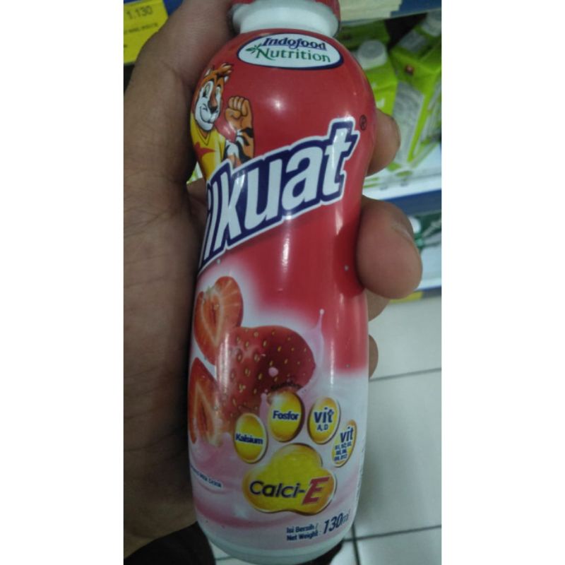 

Susu UHT MILKUAT rasa strawberry Botol 130 ml