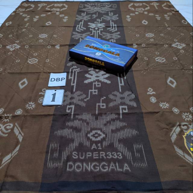 Sarung Donggala Motif Batik Polos