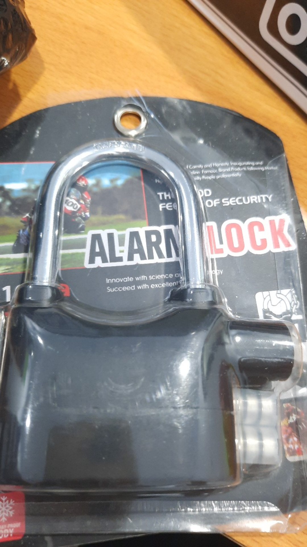 Gembok Dengan Sistem Alarm / Gembok Alarm / Alarm Lock ( Free Batrai )