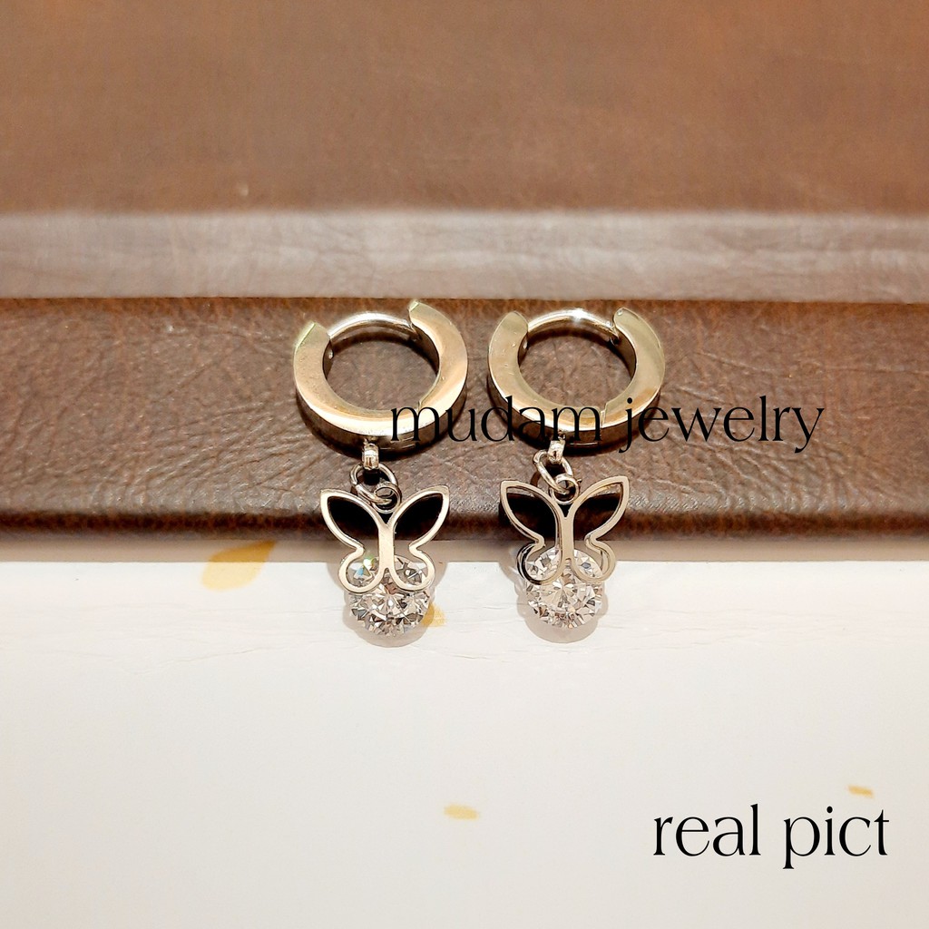 Anting Jepit Titanium Juntai Kupu - Kupu Hollow Dengan Diamond Artifisial