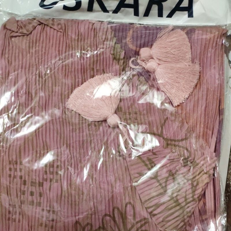 (COD)SEGIEMPAT PLISKET MOTIF TERBARU DAN TERMURAH/HIJAB SEGIEMPAT BEST SELLER/JILBAB PLISKET MOTIF-S4 plisket PINK