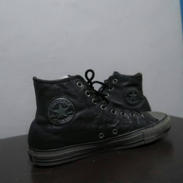 black grey converse