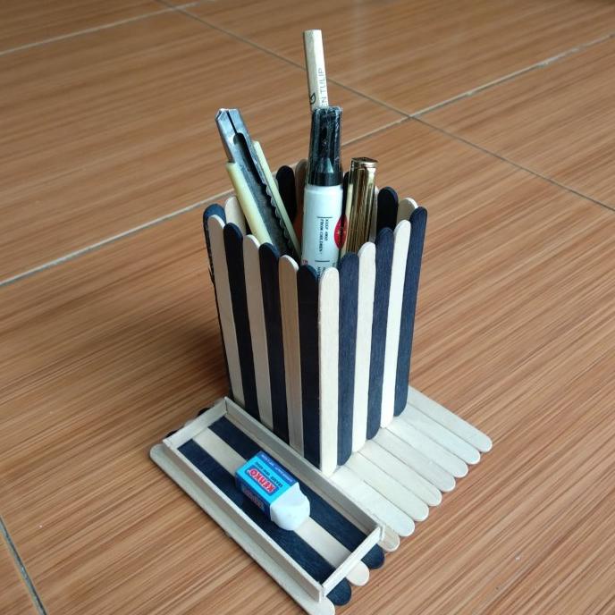 

BAYAR DITEMPAT Prakarya Tempat Pensil Kotak dari Stik Es Krim/TEMPAT PENSIL AESTHETIC/TEMPAT PENSIL ANAK PEREMPUAN/TEMPAT PENSIL LUCU/TEMPAT PENSIL 3D/TEMPAT PENSIL TRANSPARAN/TEMPAT PENSIL LUCU/TEMPAT PENSIL KOREA/TEMPAT PENSIL KAIN/TEMPAT PENSIL