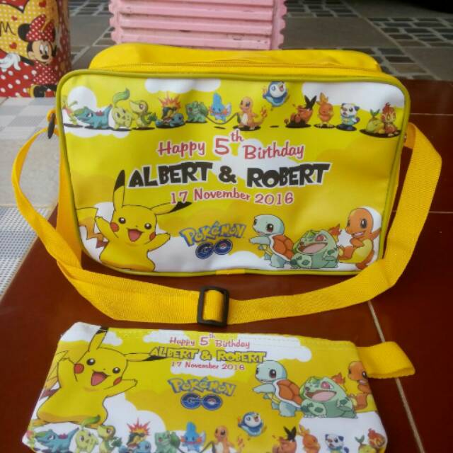 

Souvenir tas dan pensilcase