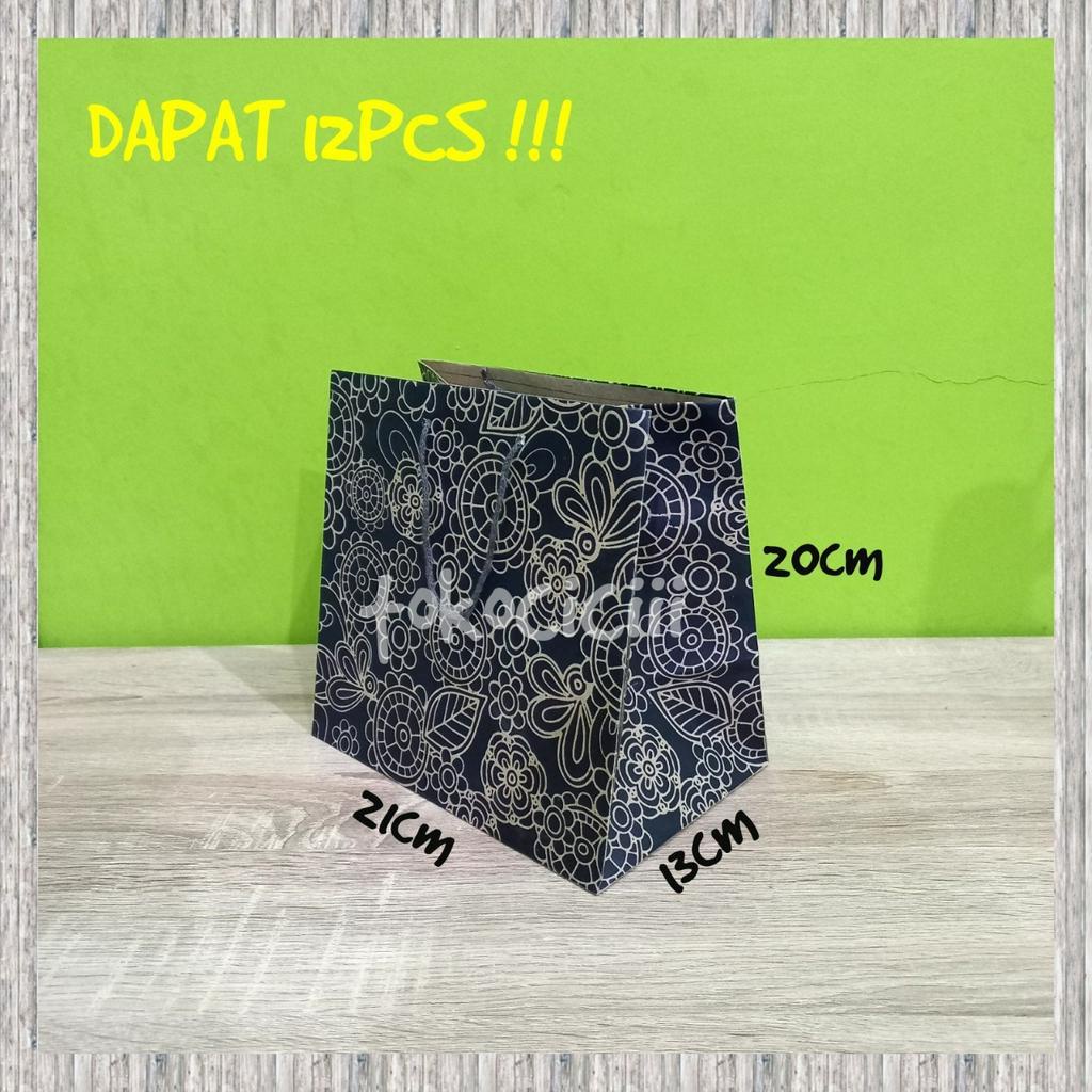 

Isi 12pc Paperbag R7 PENDEK 21x20 batik lusinan / tas kertas motif batik 21 x 20 / tas kertas batik / paperbag