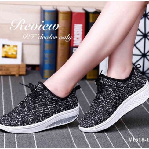 YEZZY ADIDAS - SEPATU KETS YEZZY HITAM