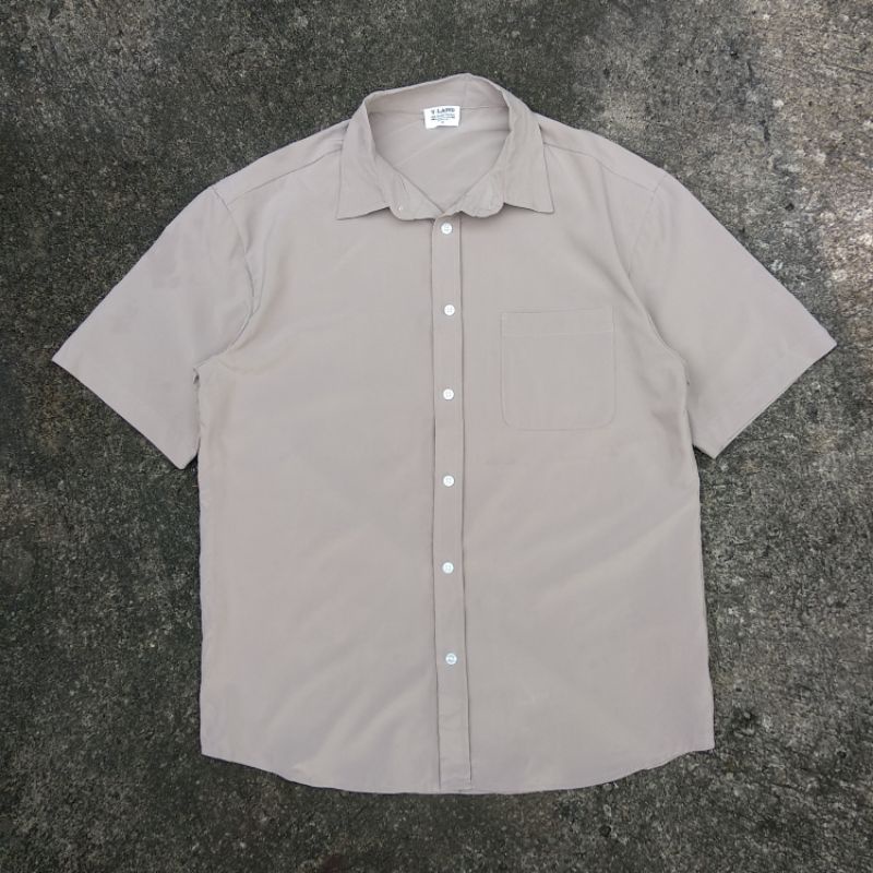 basic shirt beigie by Y-Land