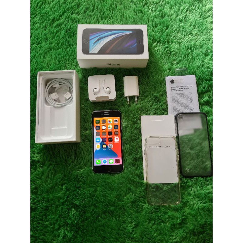 iphone SE 2020 64gb ibox like new
