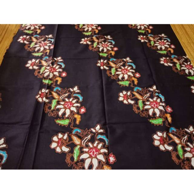 Grosir solo Batik Termurah. Kain Batik Cap Solo Sogan semitulis. Batik Sogan. Batik Laweyan Solo.