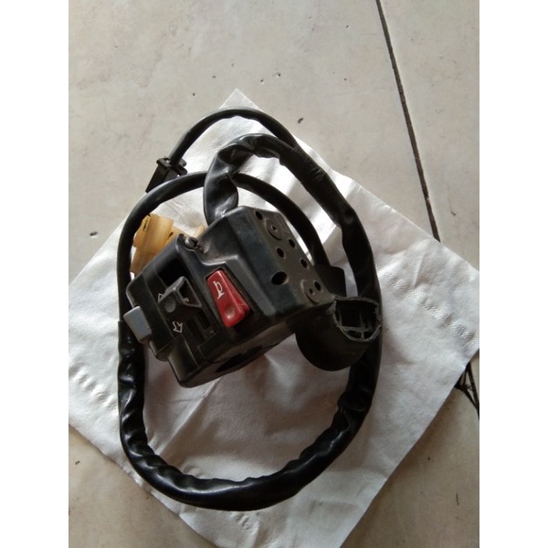 Saklar kiri vixion NVA copotan 2TP-H3972-00