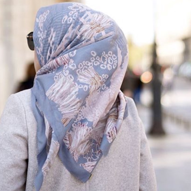 New Buttonscarves Les Amities BLue , Best Seller