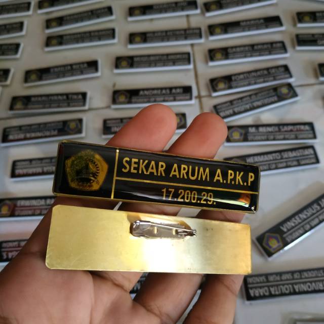 

Nama dada Name Tag Papan Nama plat kuningan Gold super