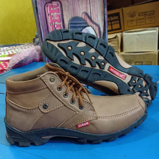 Sepatu boots juger pria kode JG 048