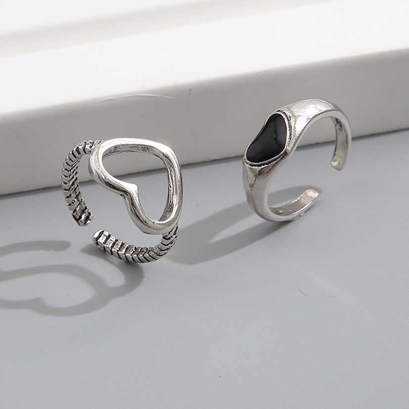 2pcs / Set Cincin Model Terbuka Lapis Silver Desain Hati Enamel Hitam Gaya Vintage Handmade Adjustable Untuk Wanita