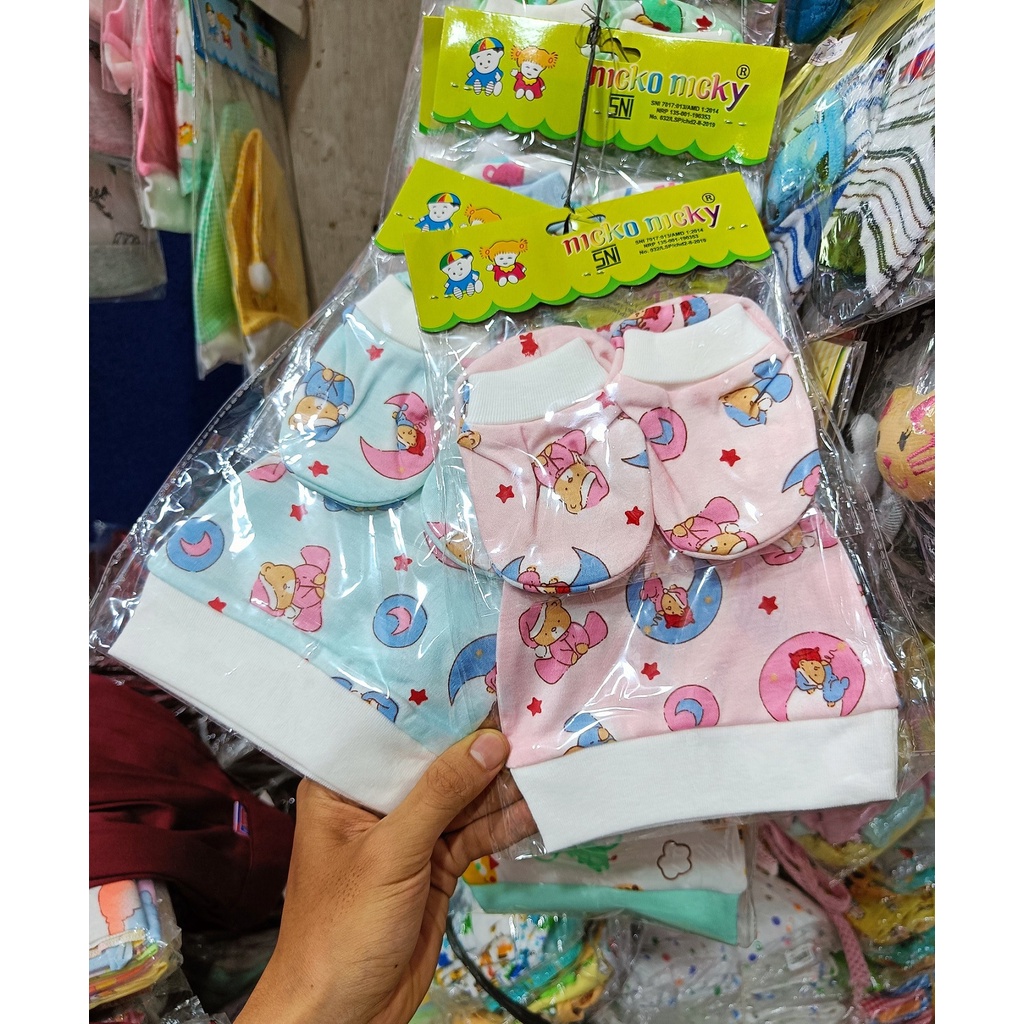 Topi + Kaos Kaki Bayi (2 in 1) Nicko Nicky