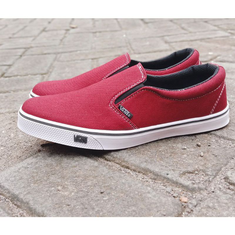 Sepatu slip on/Sepatu Vans/Sepatu kasual/Sepatu formal