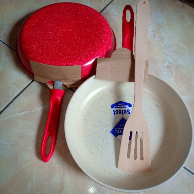 Teplon huochu  Teflon merah gratis spatula