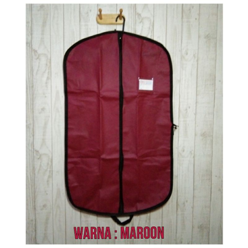 Cover jas / sarung jas / cover gantungan baju jas warna Merah Maroon dan Coklat (Bahan Tebal)