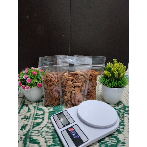 

kripik usus pedas daun jeruk