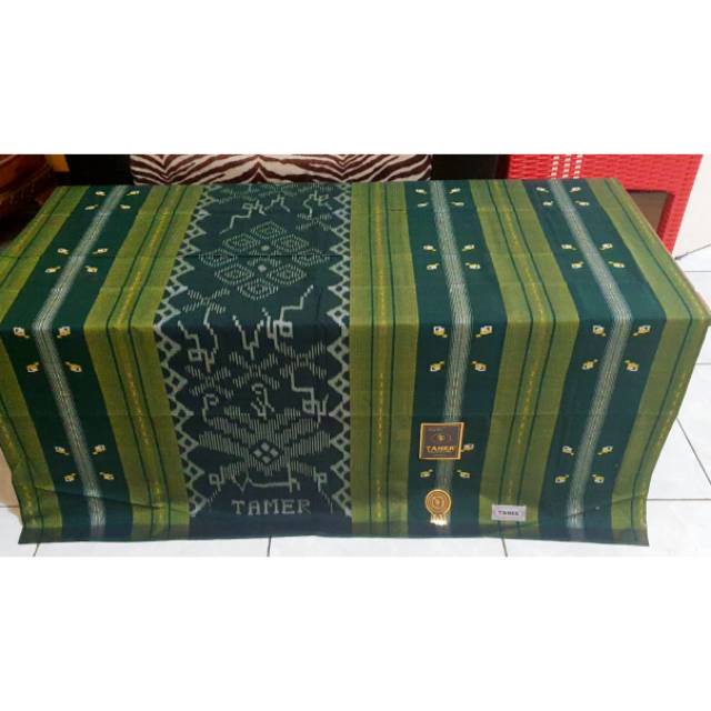Sarung tenun Tamer mesres