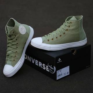 Olive green converse shoreline deals