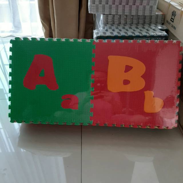 Puzzle lantai anak Evamart abjad abcd-z