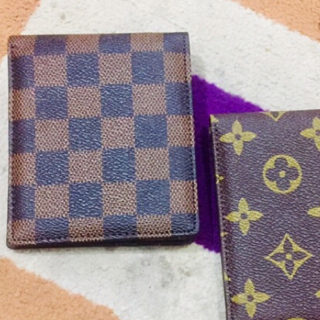 Dompet pria kulit sintetis lokal model lipat biasa motif kotak kotam dan bintanb #dompet #dompetlipat #dompetpria #dompetcowok #dompetunisex