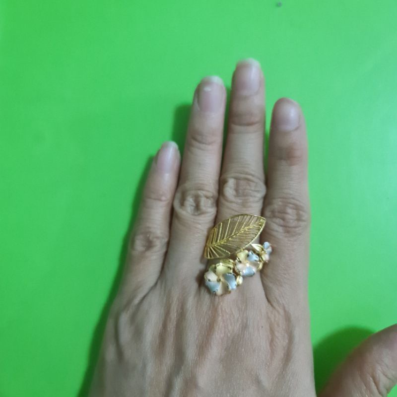 Cincin bunga kipas dan persegi 3 warna UBS kadar 6K 300