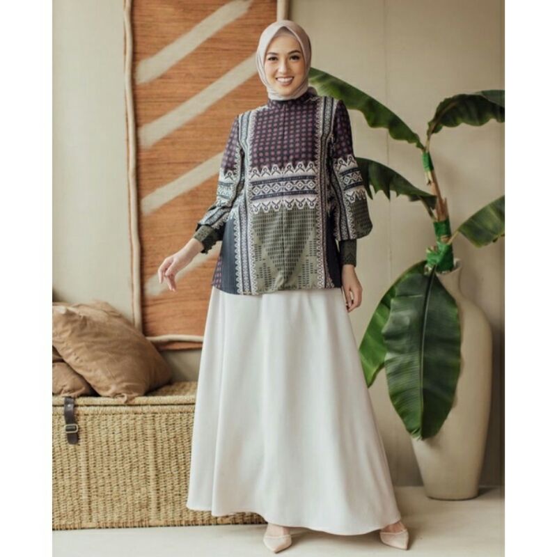 Nawa blouse by wearing klamby preloved