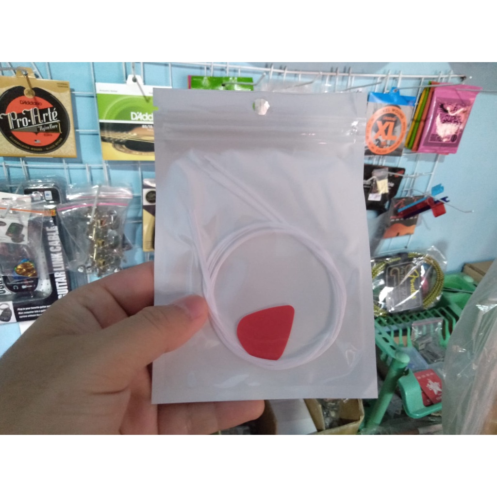 COD senar ukulele satu set