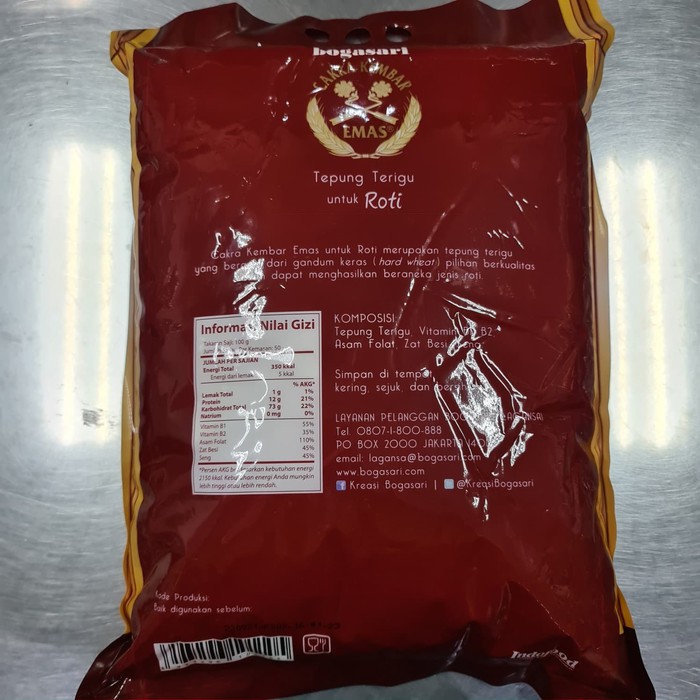 

[MAREM] TEPUNG CAKRA KEMBAR EMAS TERIGU PREMIUM PROTEIN TINGGI ROTI 5 KG