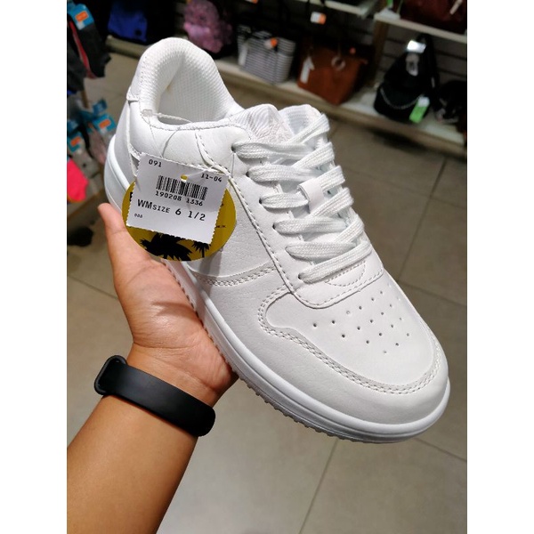 LA GEAR by PAYLESS harga normal 599.000