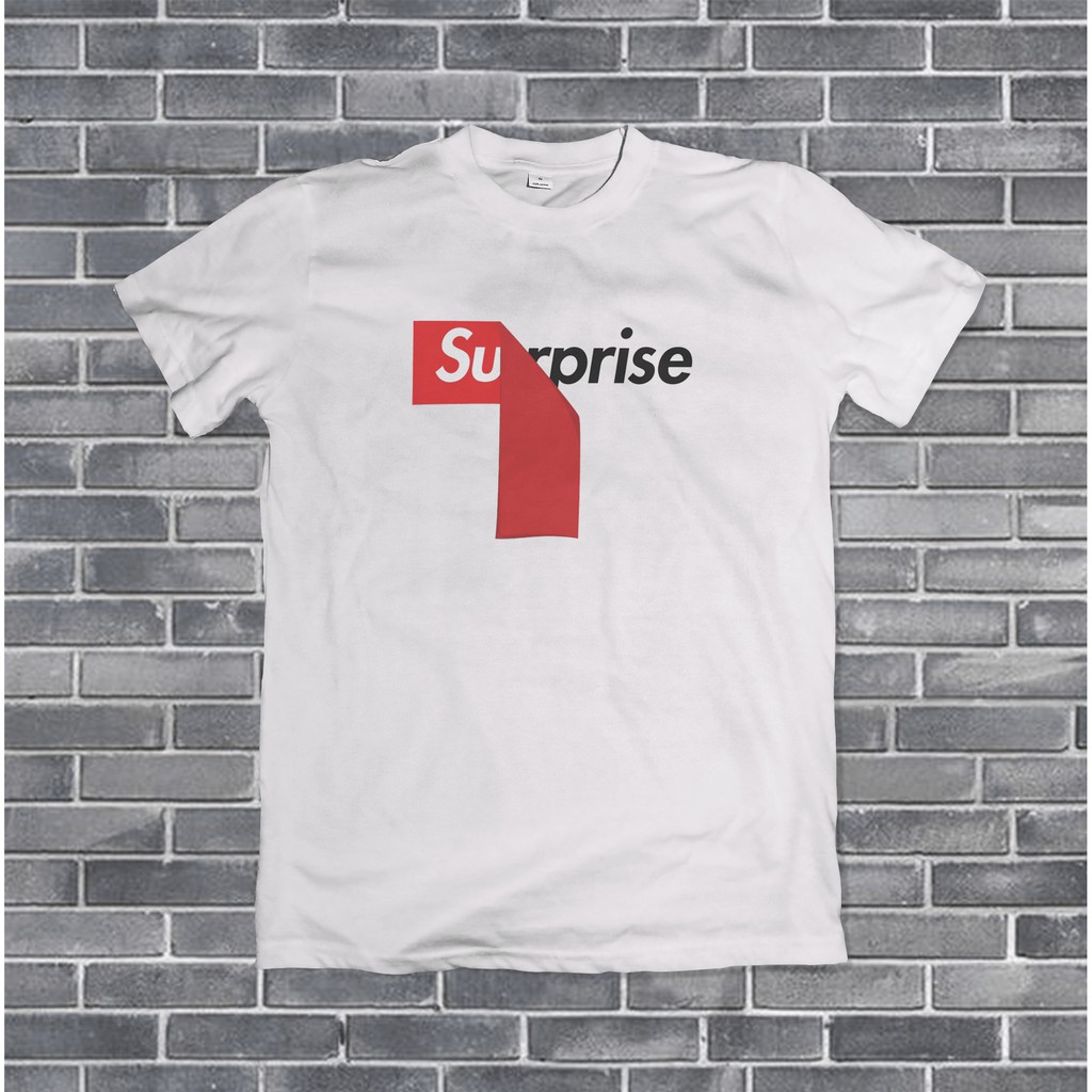 KAOS DISTRO PRIA BAJU DISTRO PRIA MURAH BAJU LAKI LAKI KAOS PRIA BRANDED PLESETAN LOGO SUPREME PUTIH