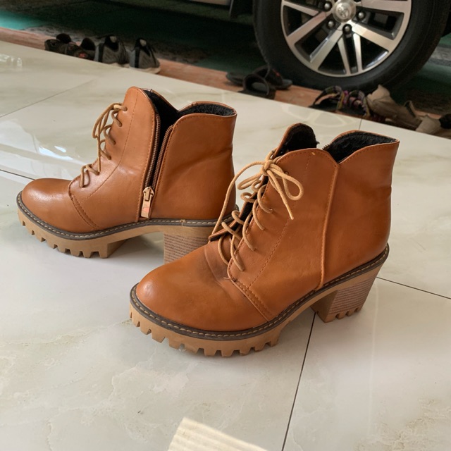Sepatu boots second kekinian