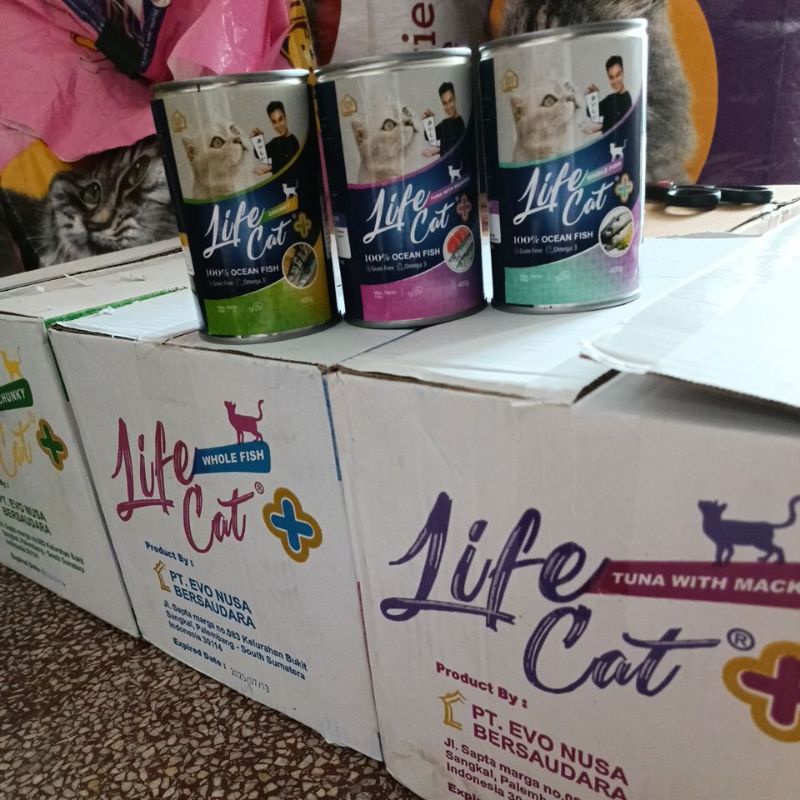 LIFE CAT Plus Kaleng 400 Gram Makanan Basah Kucing Wet Food Cat Food