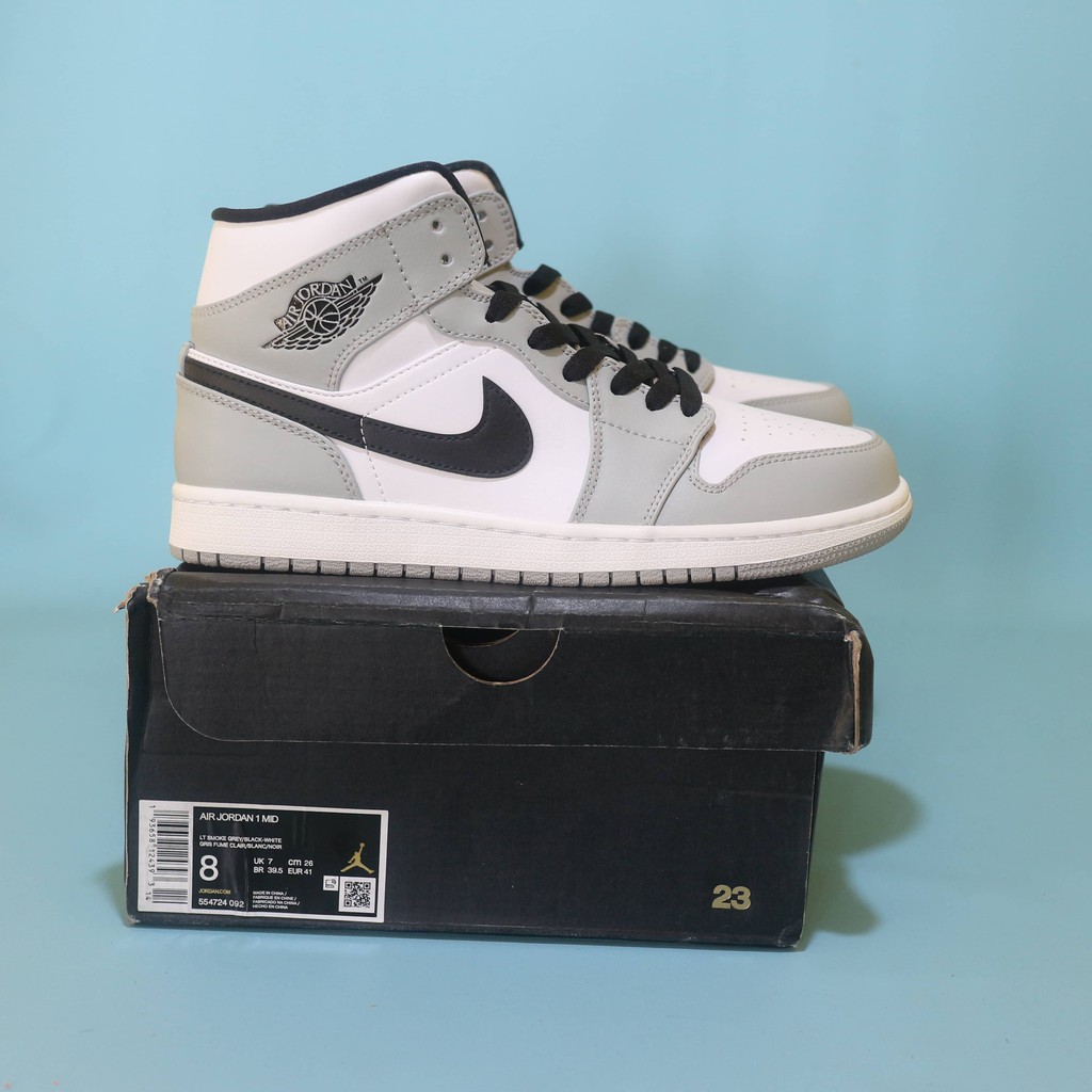NIKE AIR JORDAN 1 MID SMOKE GREY