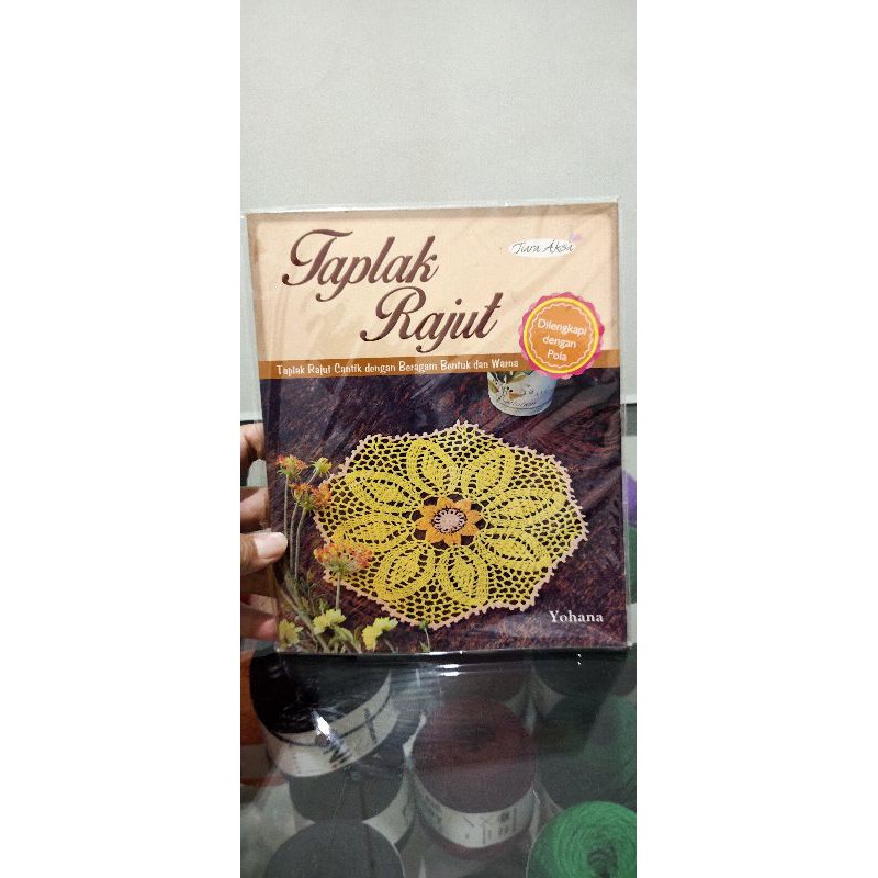 Buku Taplak Rajut