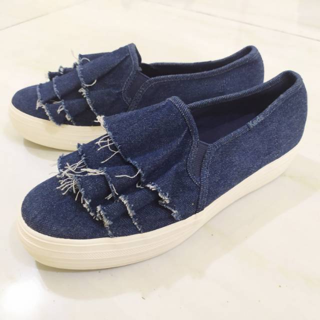 Sepatu Keds Triple Ruffle Denim size 36