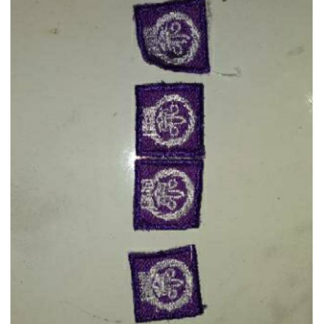 Bet leher pramuka kotak ungu