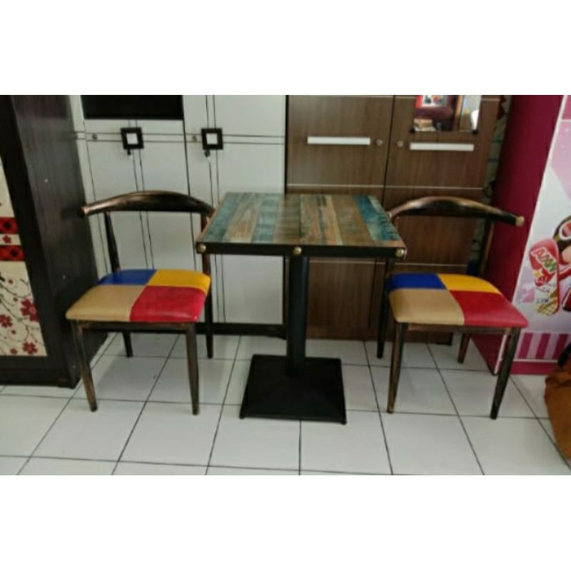 Kursi teras besi unik