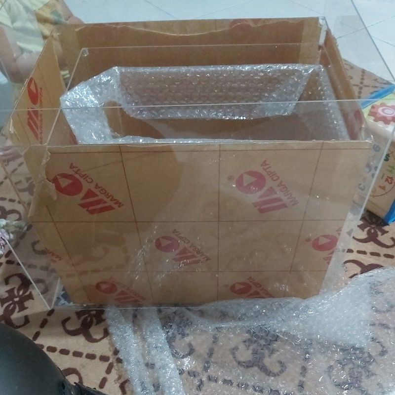 box akrilik hantaran