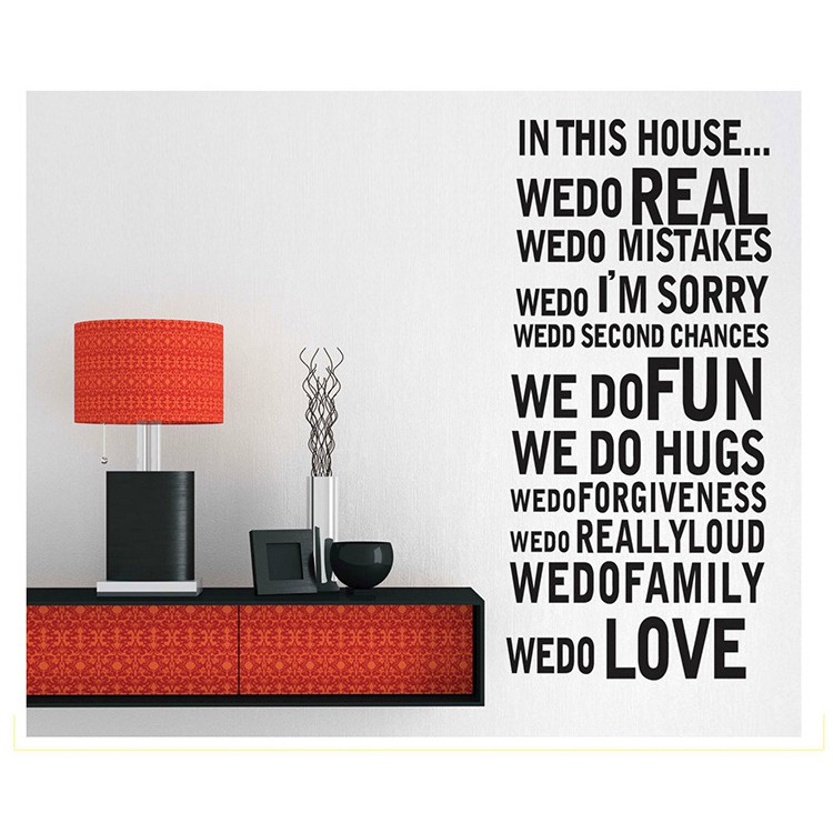 RELIZA WALLSTICKER QUOTES IN THIS HOUSE WE ARE FAMILY KITCHEN OFFICE HITAM STIKER DINDING