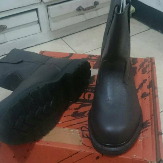Sepatu / sepatu worx / sepatu boot / sepatu safety