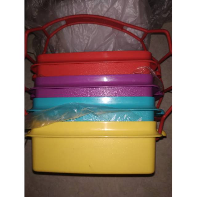 Carry all set tupperware