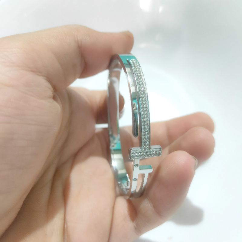 Gelang titanium silver model modern dilapisi manik berkilau wanita