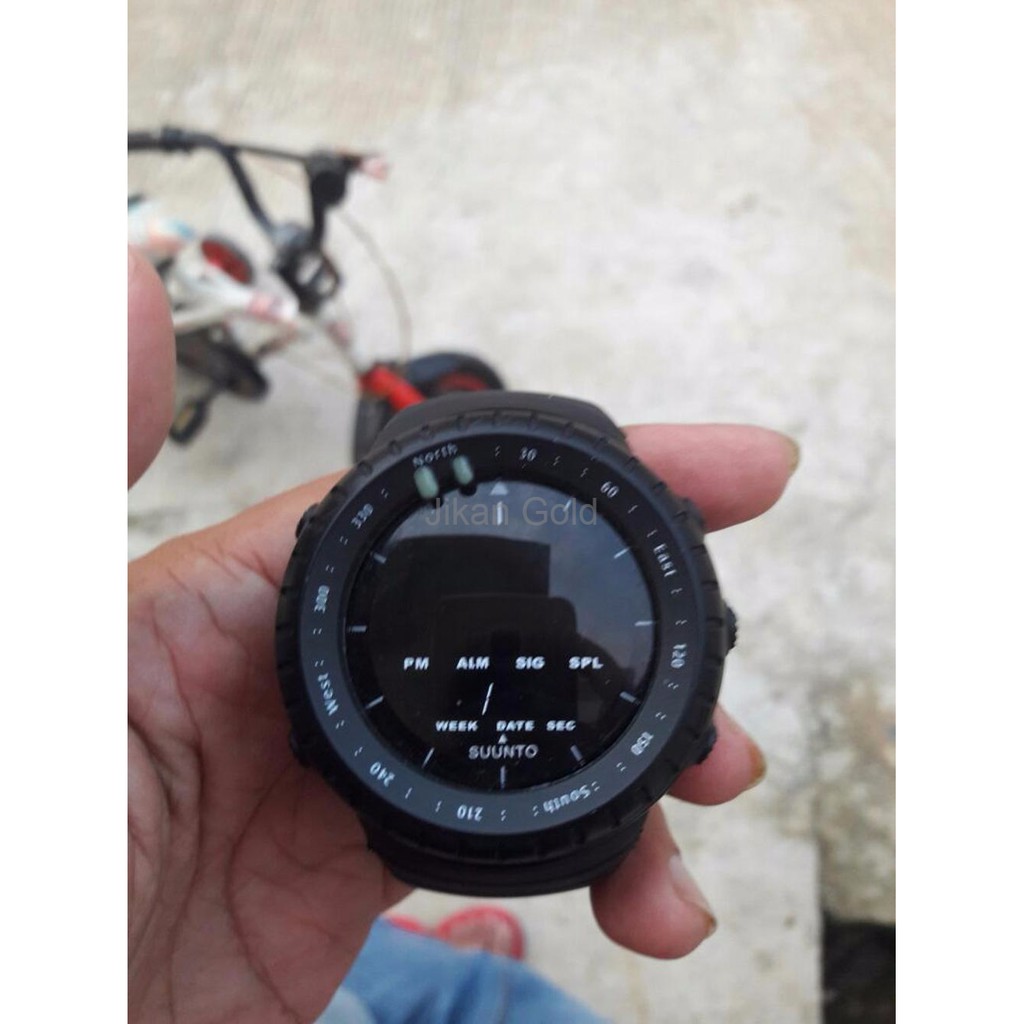 JAM TANGAN PRIA SUUNTO CORE
