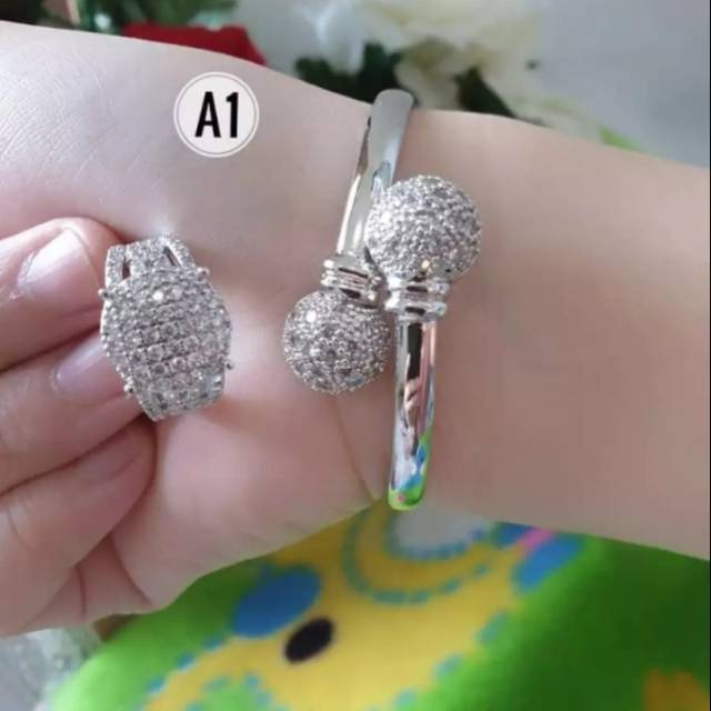 Gelang tangan bonus cincin random bola silver